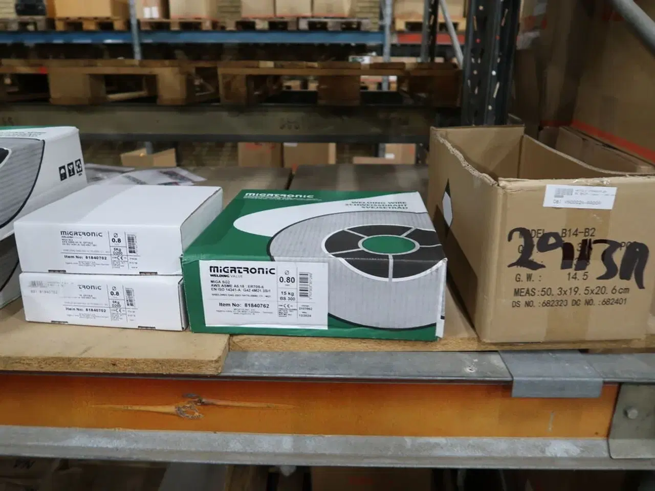 Billede 2 - 2 fag lagerreoler med indhold