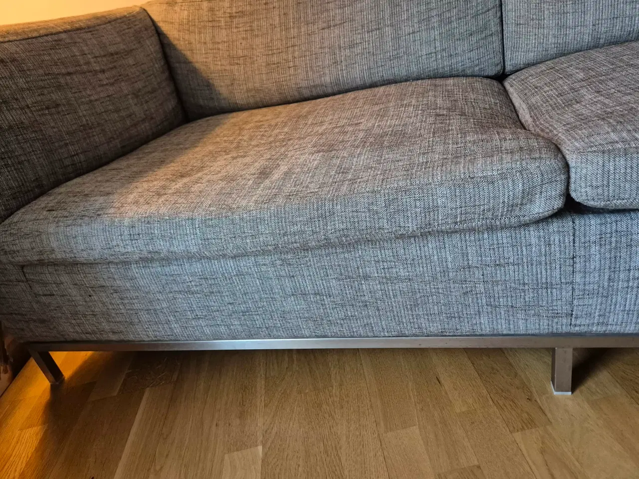 Billede 1 - Gråmeleret sofa