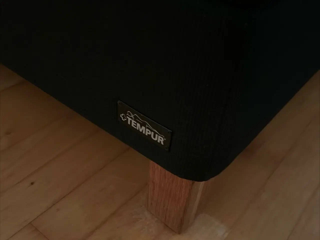 Billede 6 - TEMPUR elevationsseng (2 stk.)Begge incl. gavl.