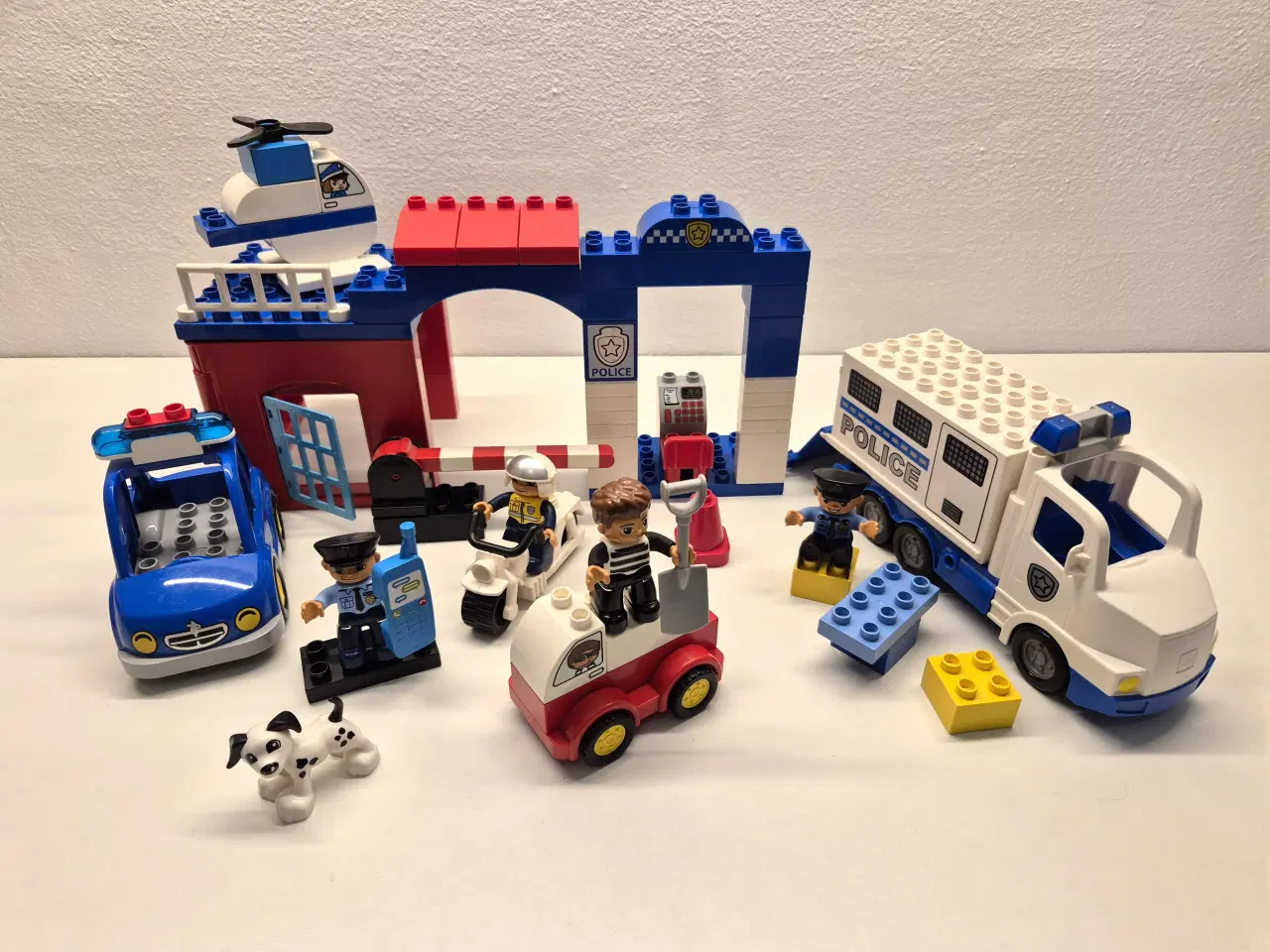 Billede 1 - Duplo Politi , Fangetransport, Køretøjer