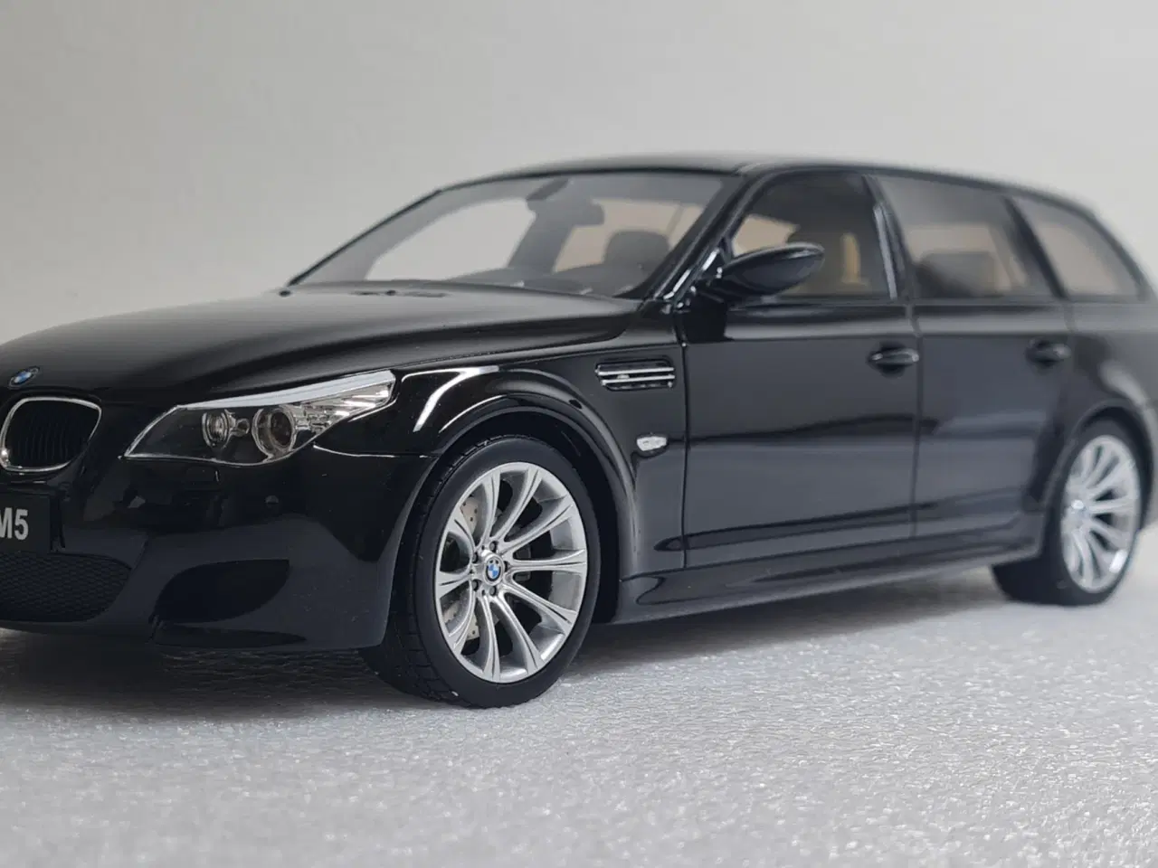 Billede 8 - 1:18 BMW M5 E61 Touring ottomobile 