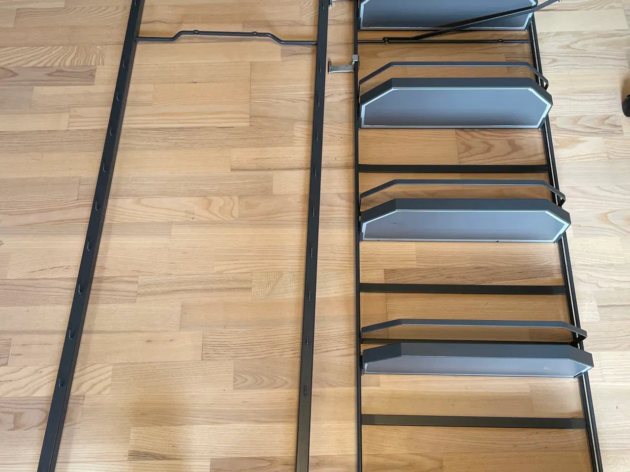 Billede 3 - Hyldeudtræk fra KVIK til højskab