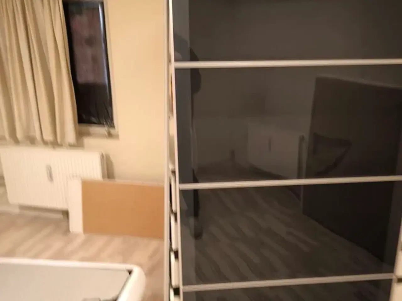 Billede 4 - Klædeskab (se beskrivelse)