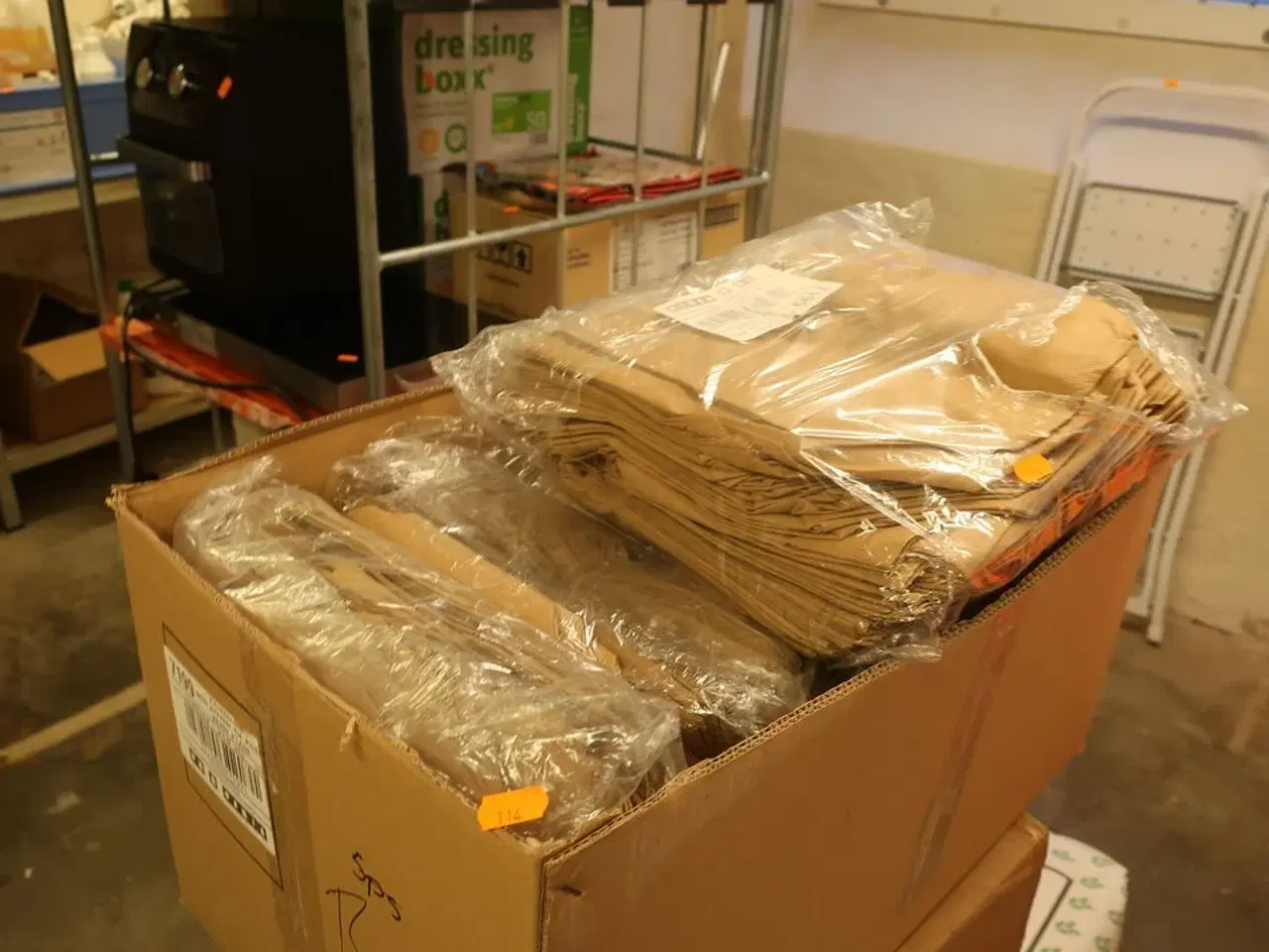 Billede 3 - Diverse madvarer samt poser til take-away