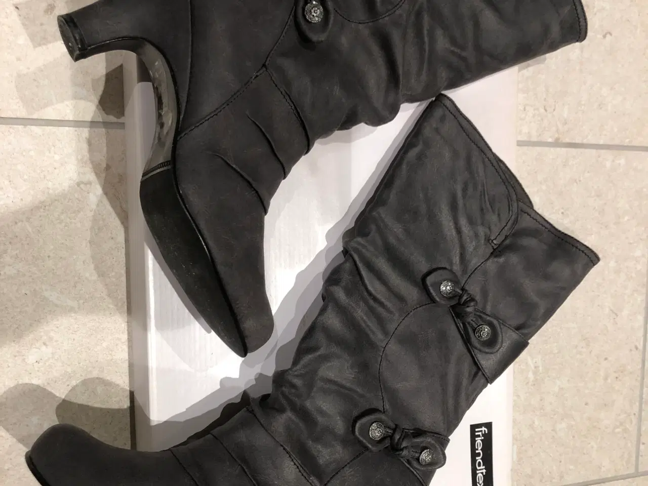 Billede 1 - Damestøvler størrelse 40