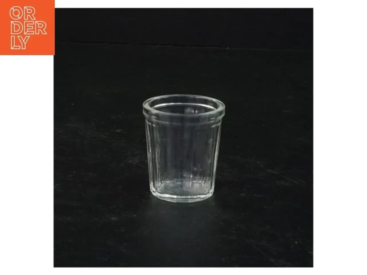 Billede 1 - lysestage? (str. 5 x 4,5 cm)