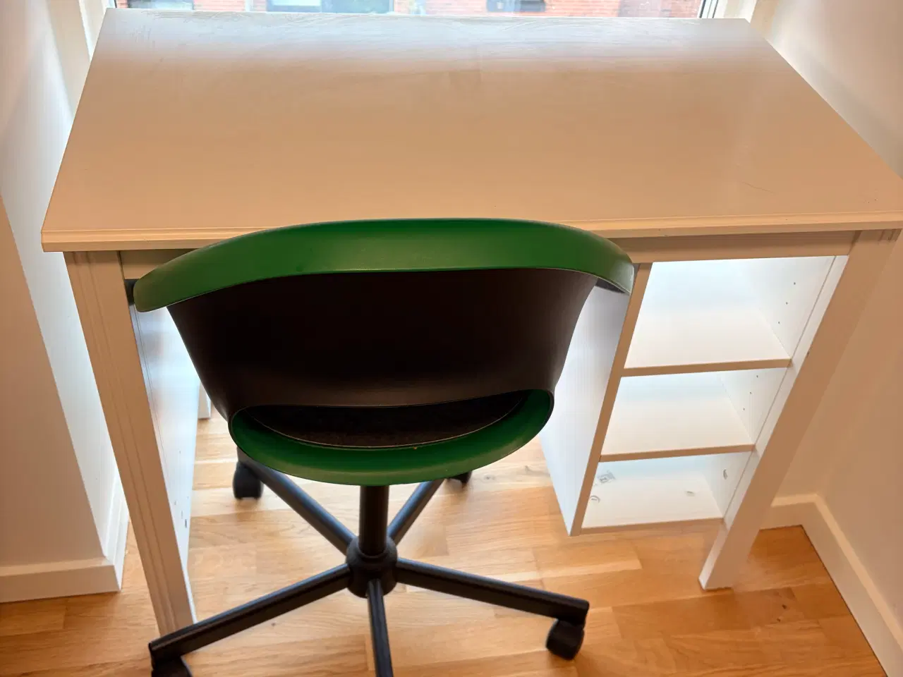 Billede 2 - Bord og stol - til børn