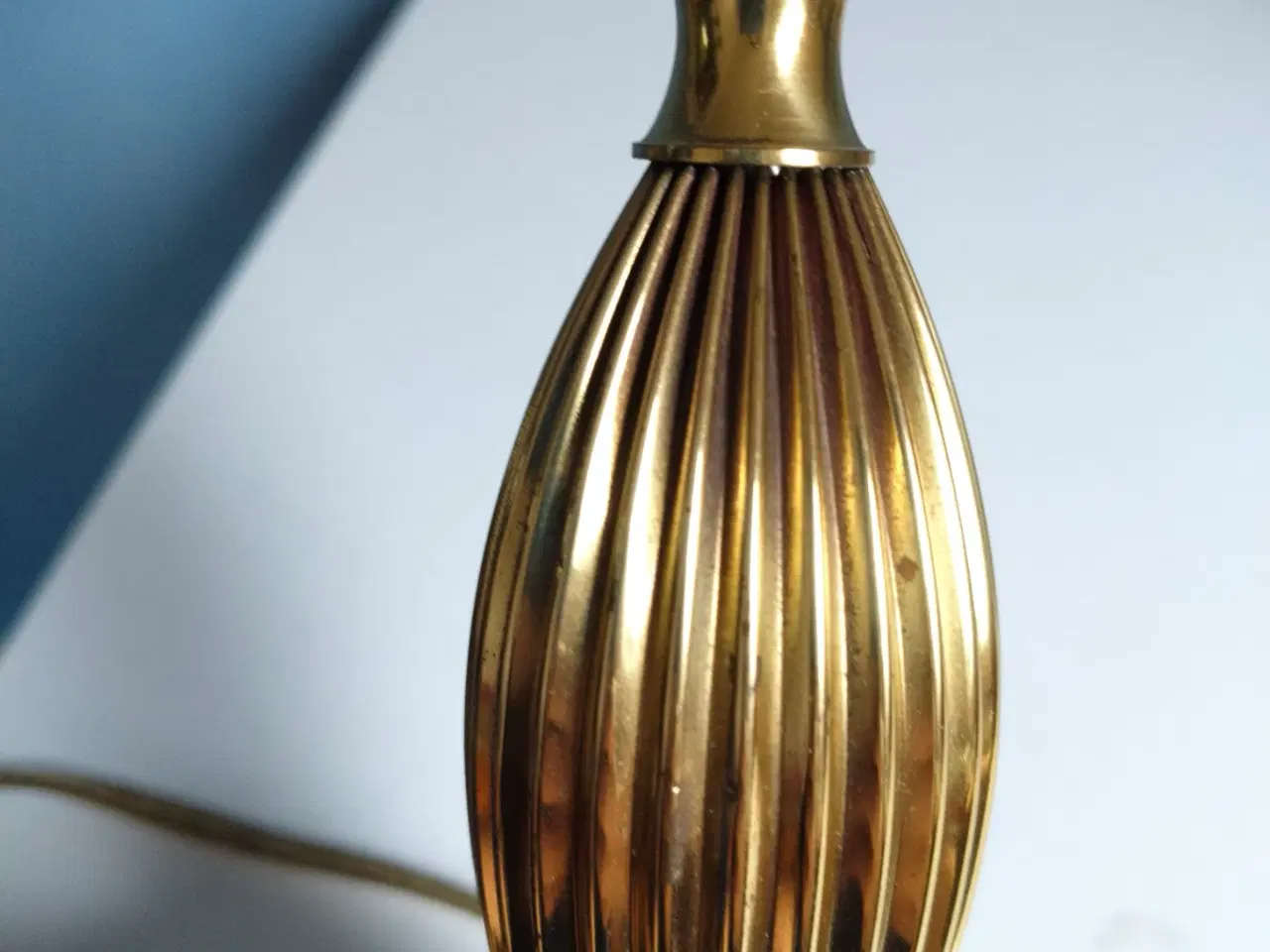 Billede 2 - Dekorativ vintage bordlampe – klassisk stil