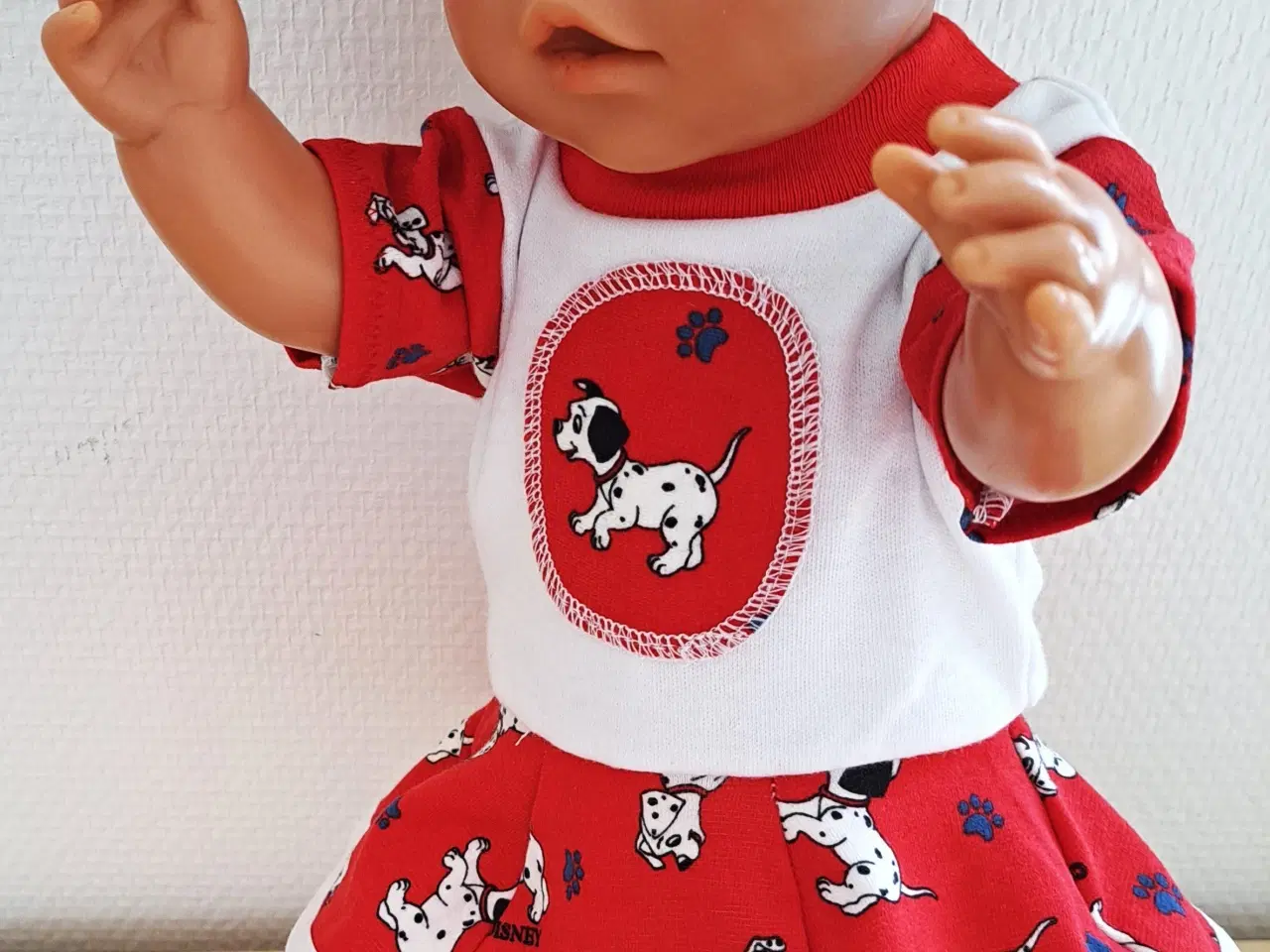 Billede 2 - Kjoler der passer til Babyborn fra 40 og 42cm. 