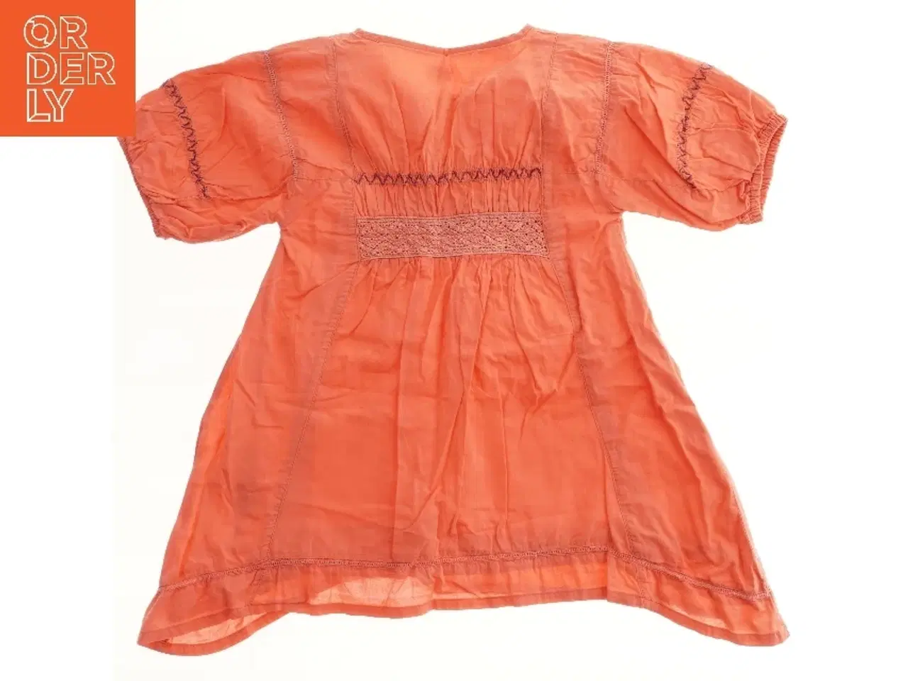 Billede 2 - Børnekjole med broderi fra Name It (str. 116)