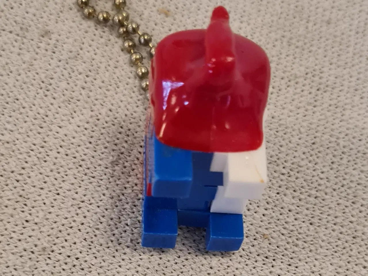 Billede 2 - Irma Nøglering Rød, blå og hvid plast