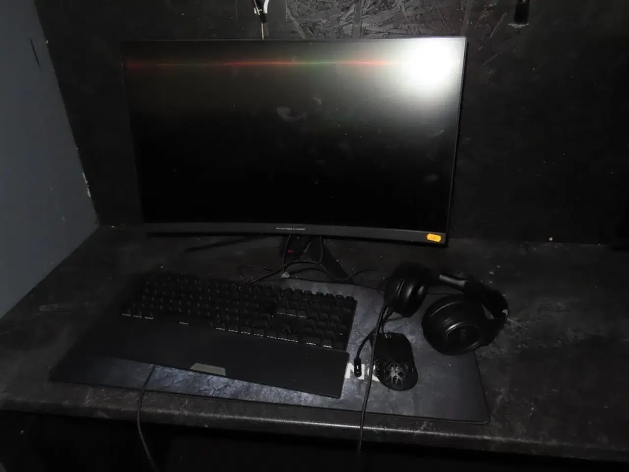 Billede 1 - 27" curved gaming monitor, ASROCK PHANTOM GAMING pg27f15rs1a