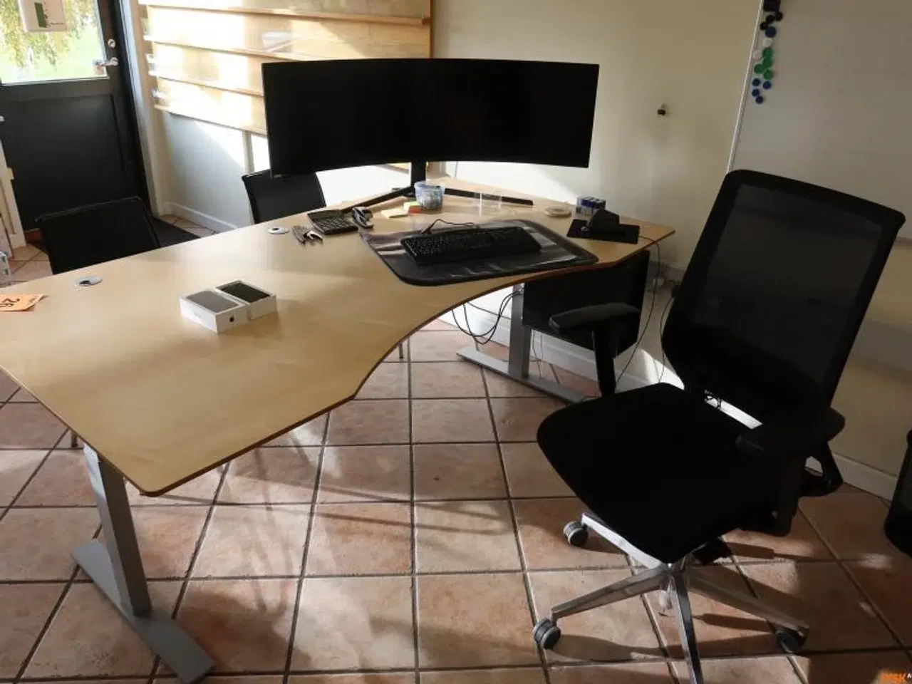 Billede 1 - KONTORSEKTION me