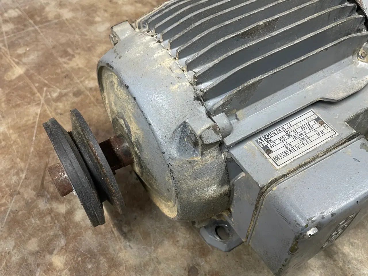 Billede 2 - 380 volt elmotor med motorværn og stik