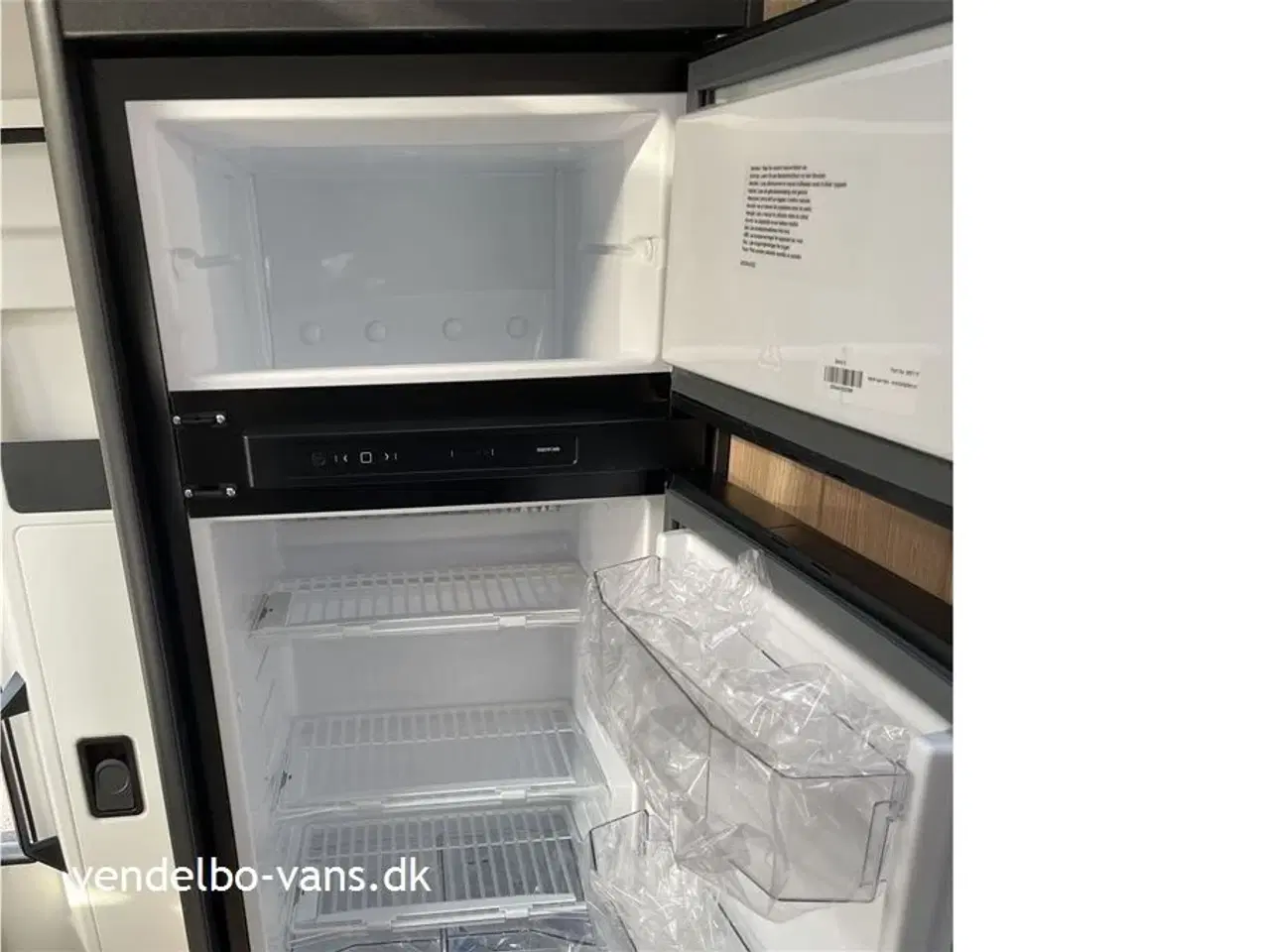 Billede 17 - 2024 - SunLight I 69 L Adventure Edition Integreret Adventure Edition med fritstående Queens Bed over garagen