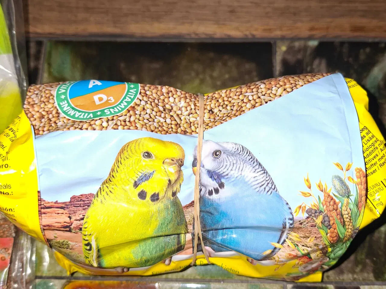 Billede 4 - Foder og sand til undulater 