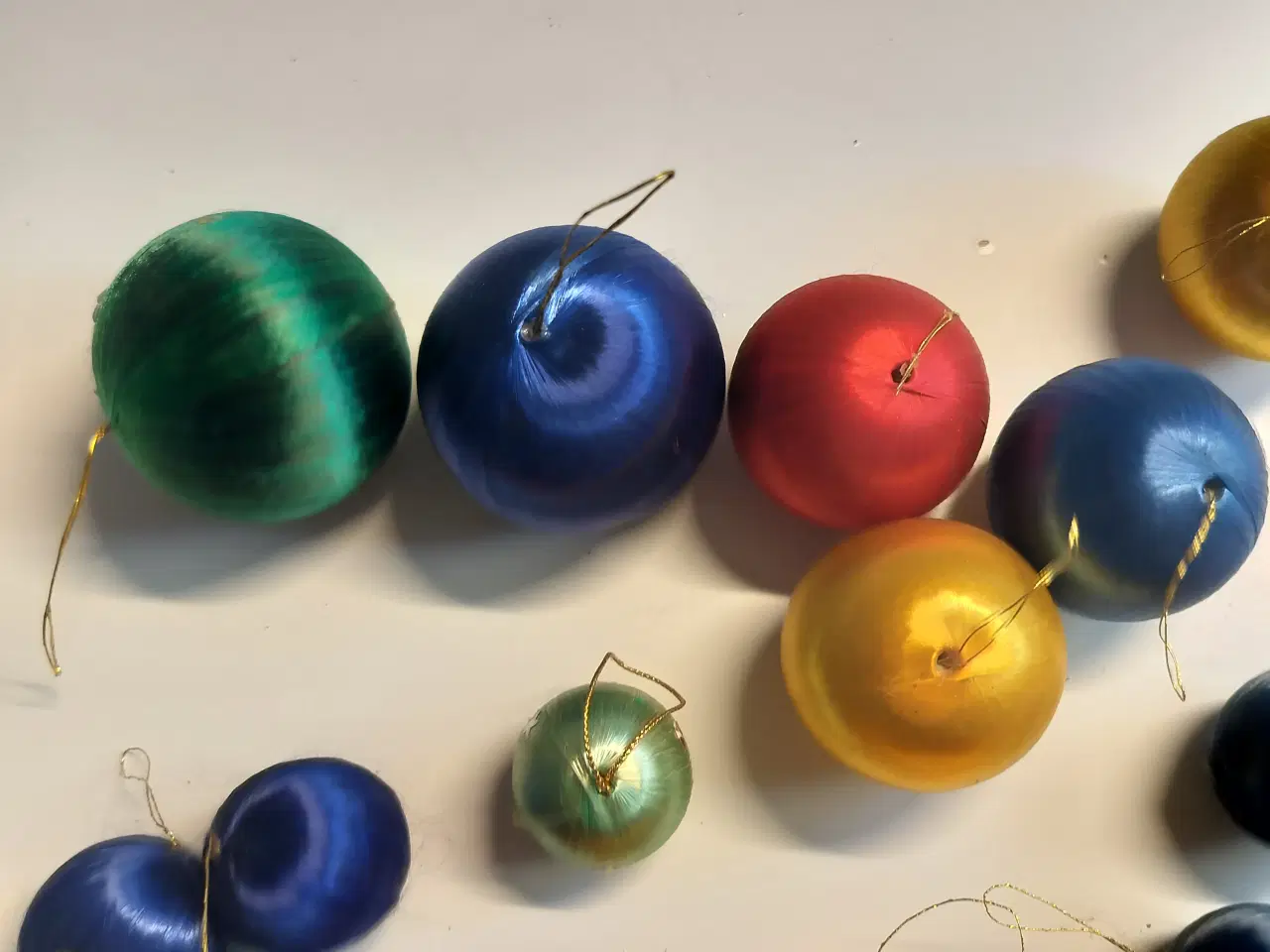 Billede 2 - Gamle Silke julekugler 35 stk