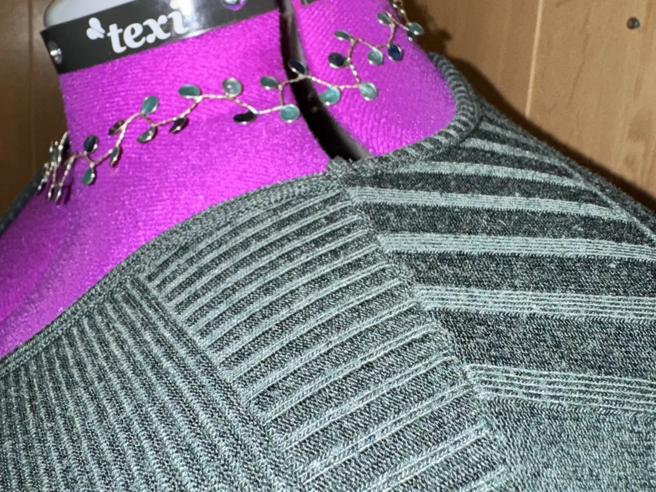 Billede 5 - Spændende unika smykkesæt