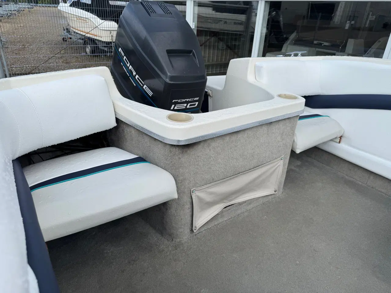 Billede 5 - 1802 Capri LS  Bowrider med 120 hk Mercury Force - sælges engros