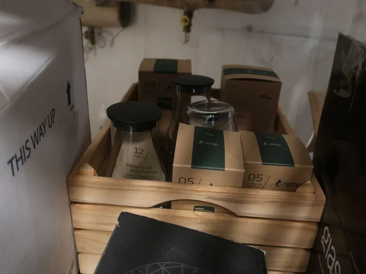 Billede 8 - Reol CAMBRO med indhold