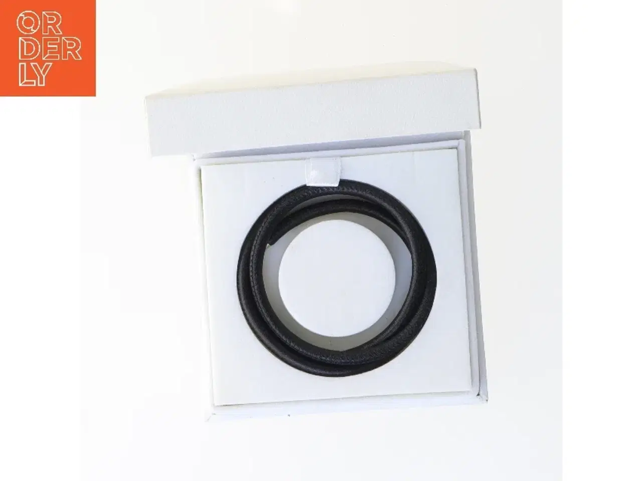 Billede 3 - Sort halskæde med gyldent spænde fra Christina (str. 50 cm)