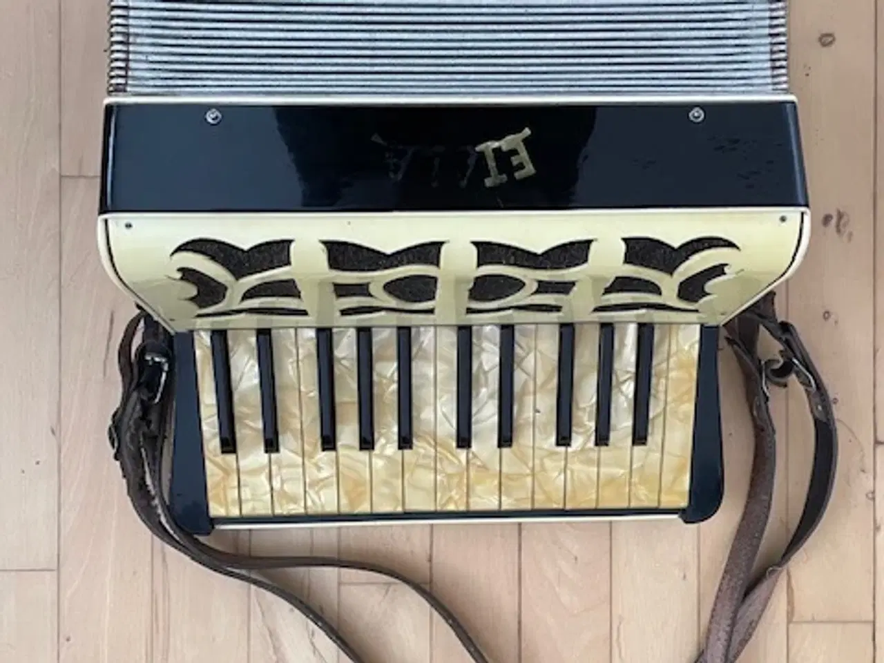 Billede 1 - Flot retro harmonika