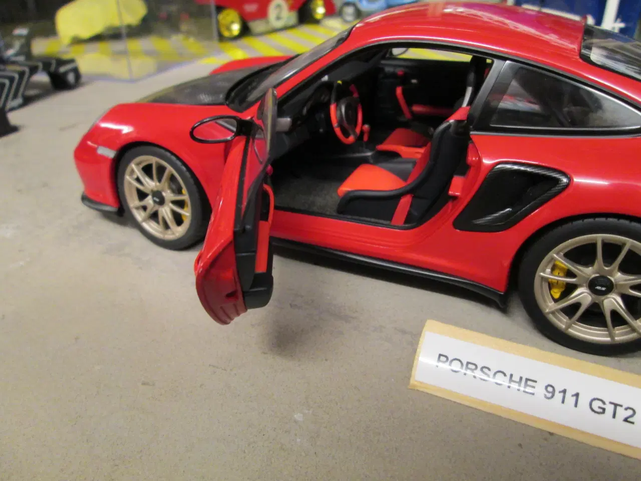 Billede 7 - Modelbil 1:18  Porsche 911 GT2 RS Auto-art