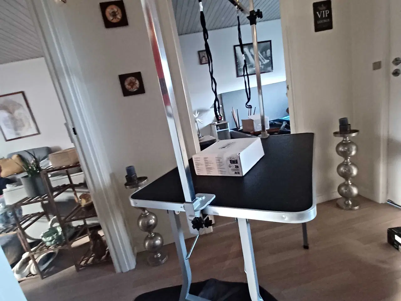 Billede 5 - Trimmebord og WAHL Max 50 +.