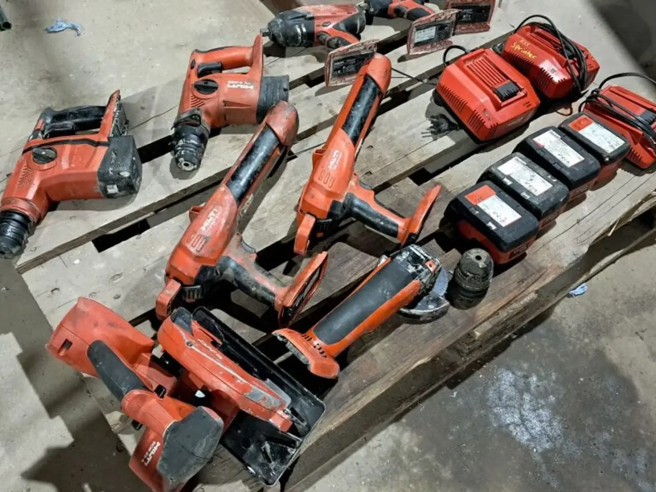 Billede 2 - Hilti En palle med værktøj