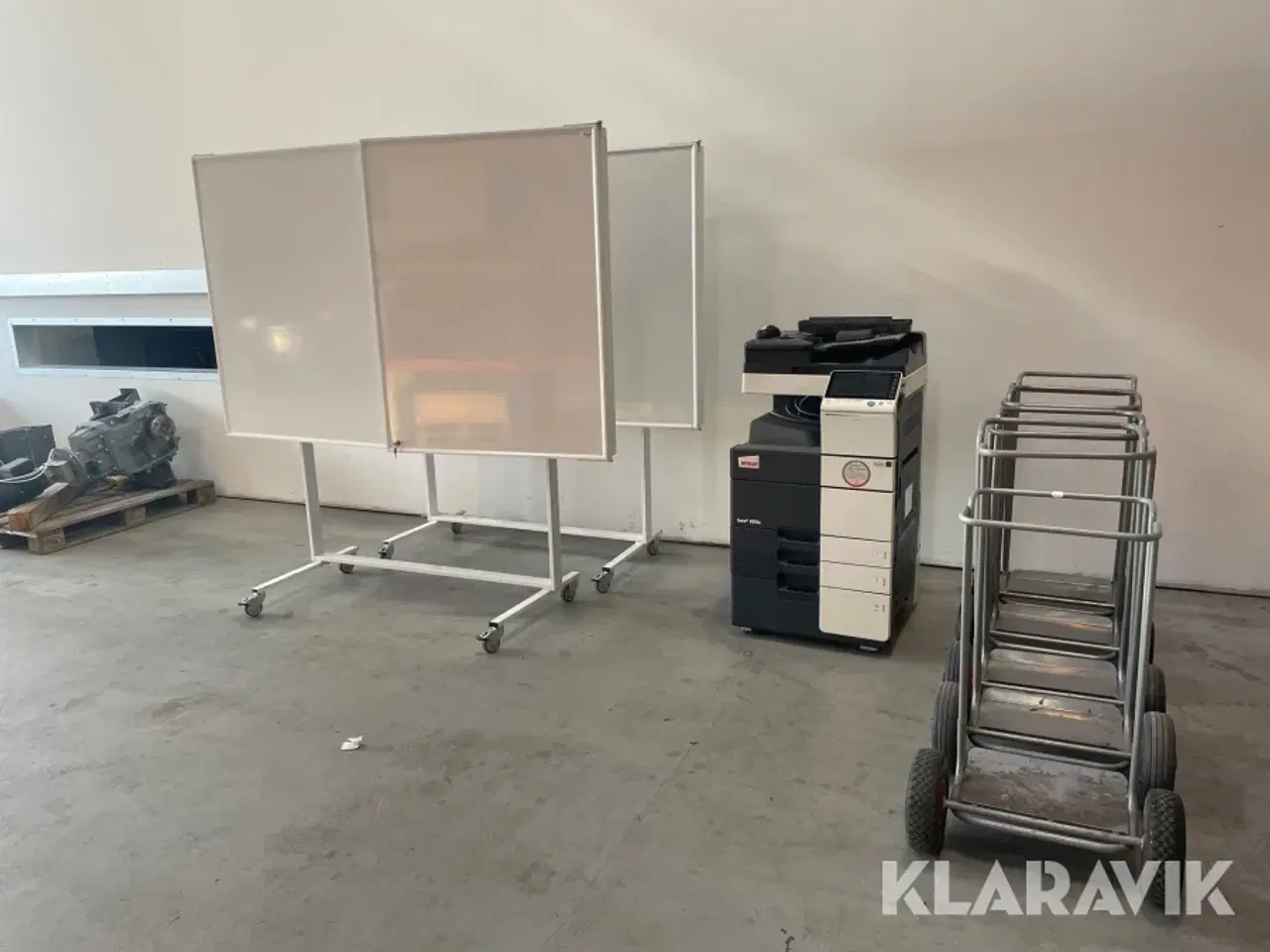 Billede 2 - Whiteboards, printer og bord