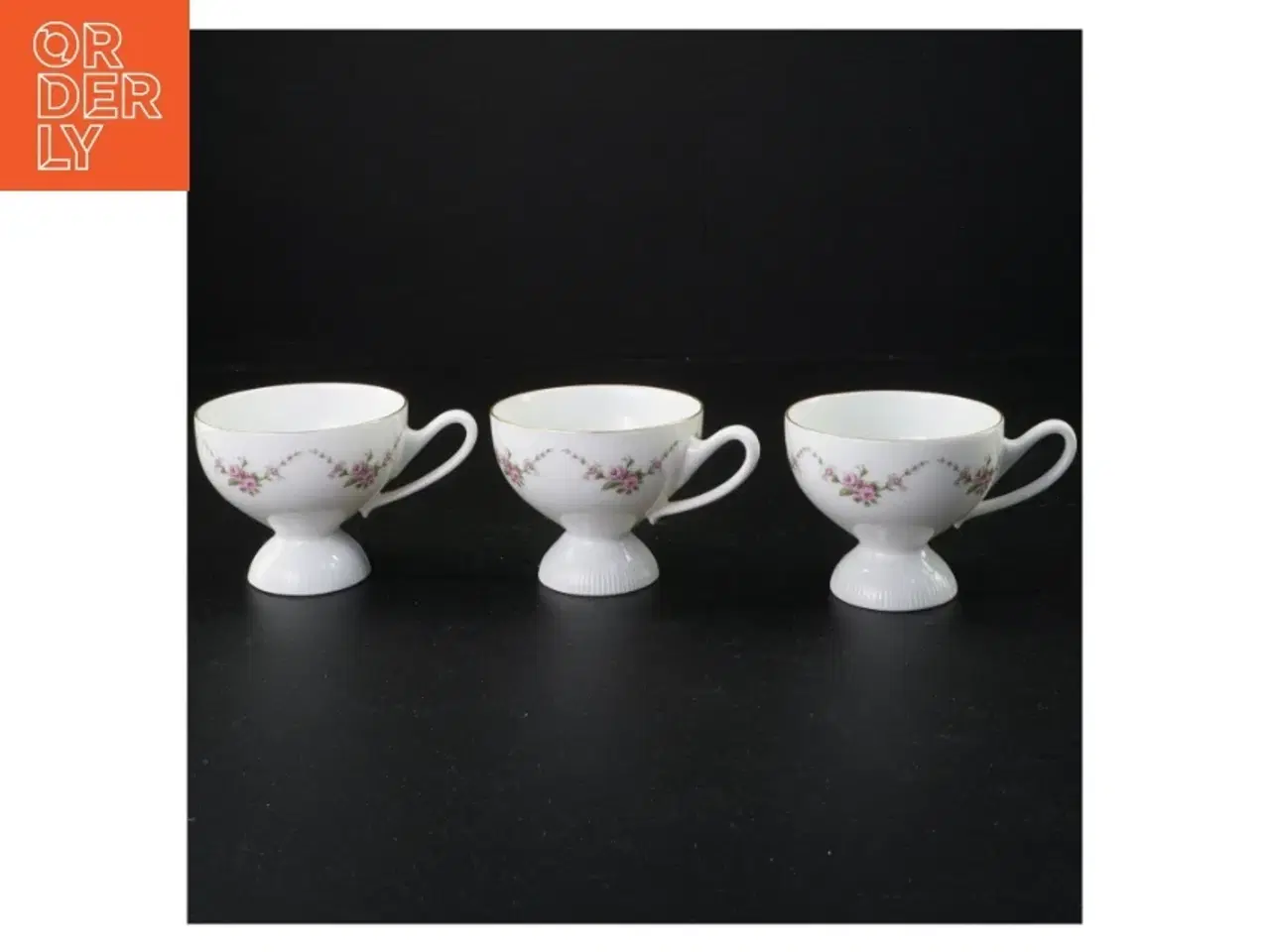 Billede 1 - Porcelænskopper med blomstermotiv fra Benedikte (str. 7 x 10 cm)