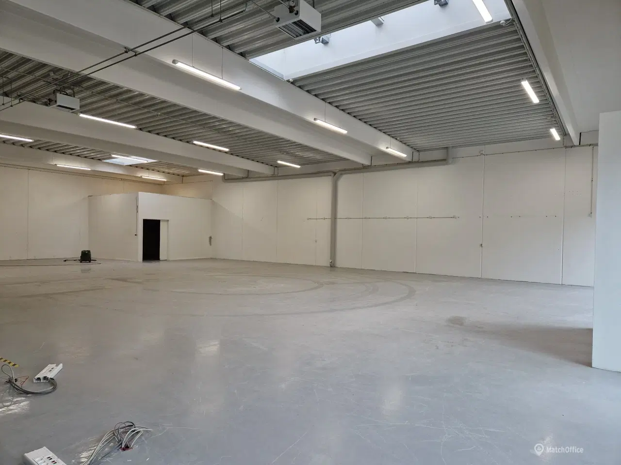 Billede 7 - Synligt beliggende butik/showroom med moderne faciliteter og fri parkering