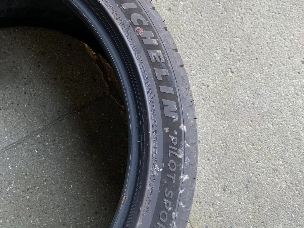 Billede 3 - Michelin sommerdæk 255/40-ZR20 