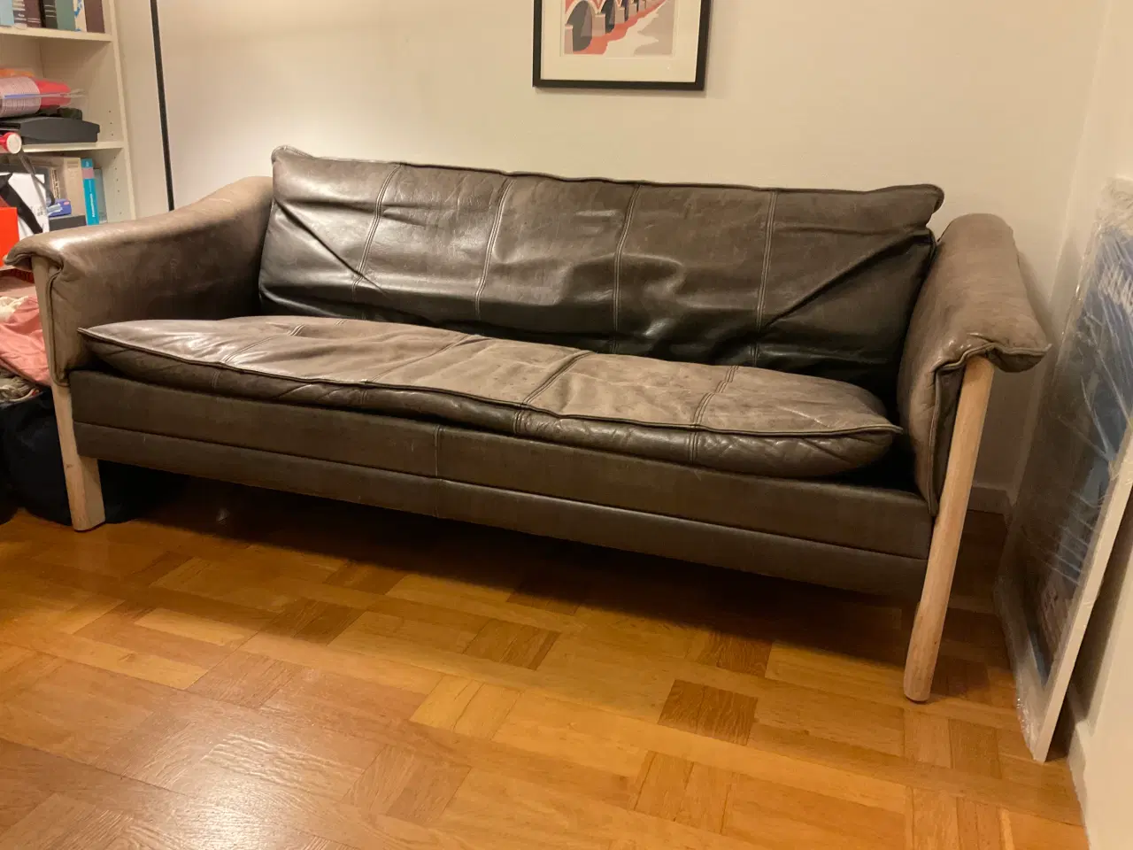 Billede 3 - Rustik Sofa med sort læder