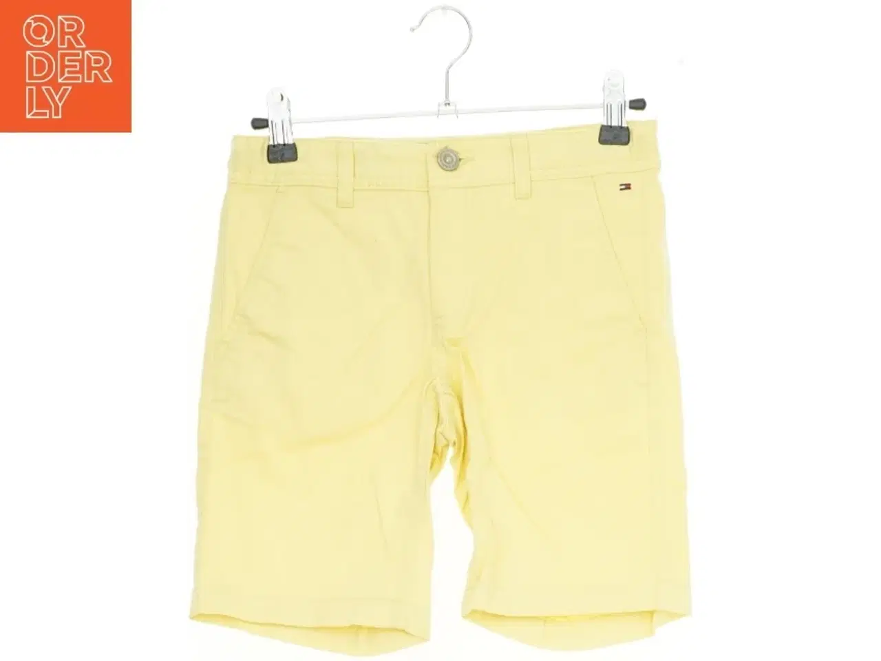 Billede 1 - Gule Chinoshorts fra Tommy Hilfiger (str. 128)