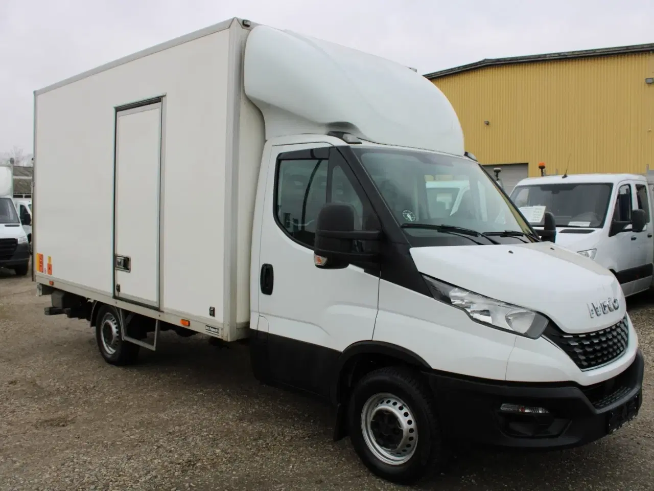 Billede 2 - Iveco Daily 2,3 35S14 Alukasse m/lift AG8