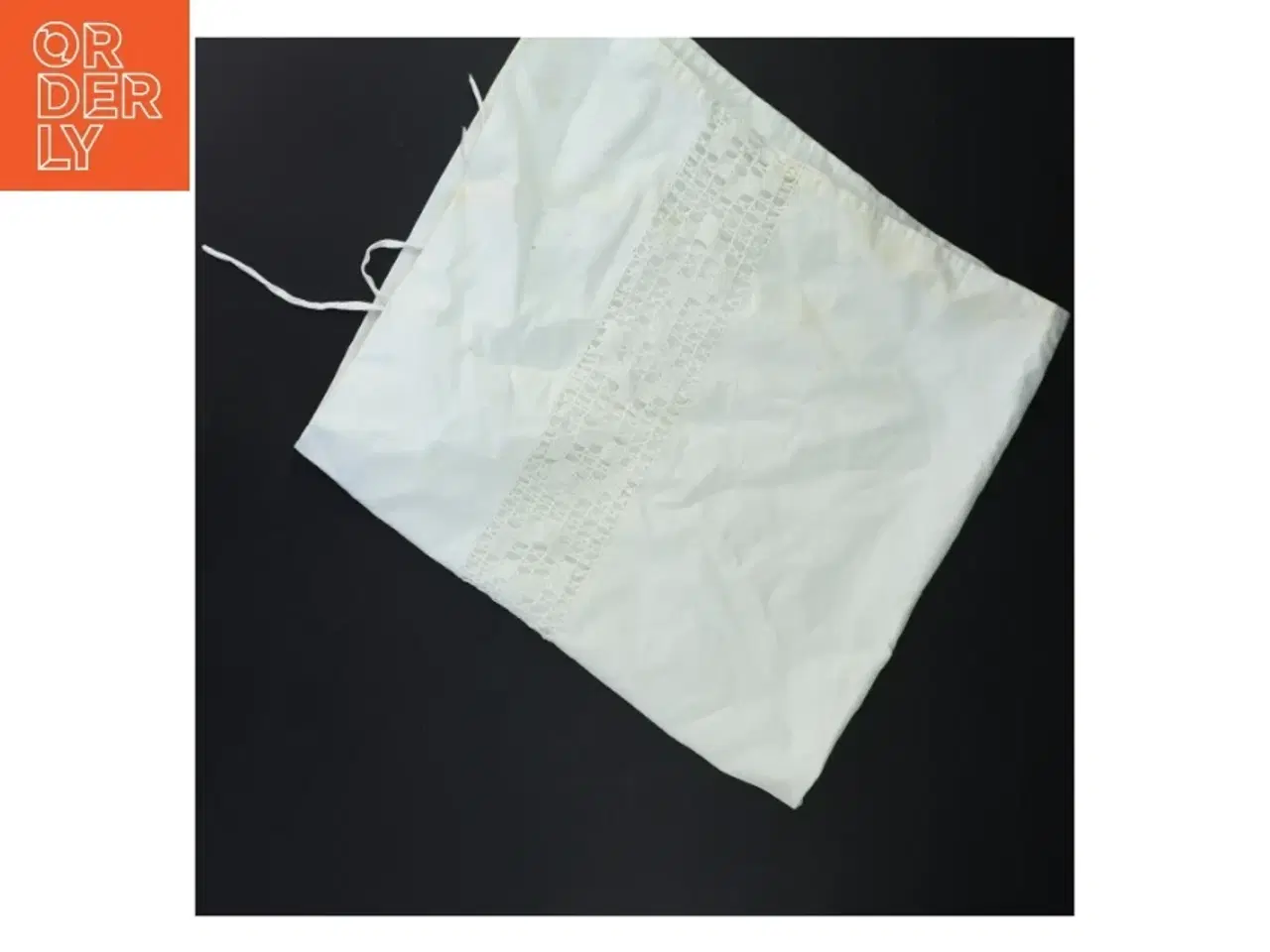 Billede 2 - Hvid pudebetræk med blonde (str. 64x57 cm)