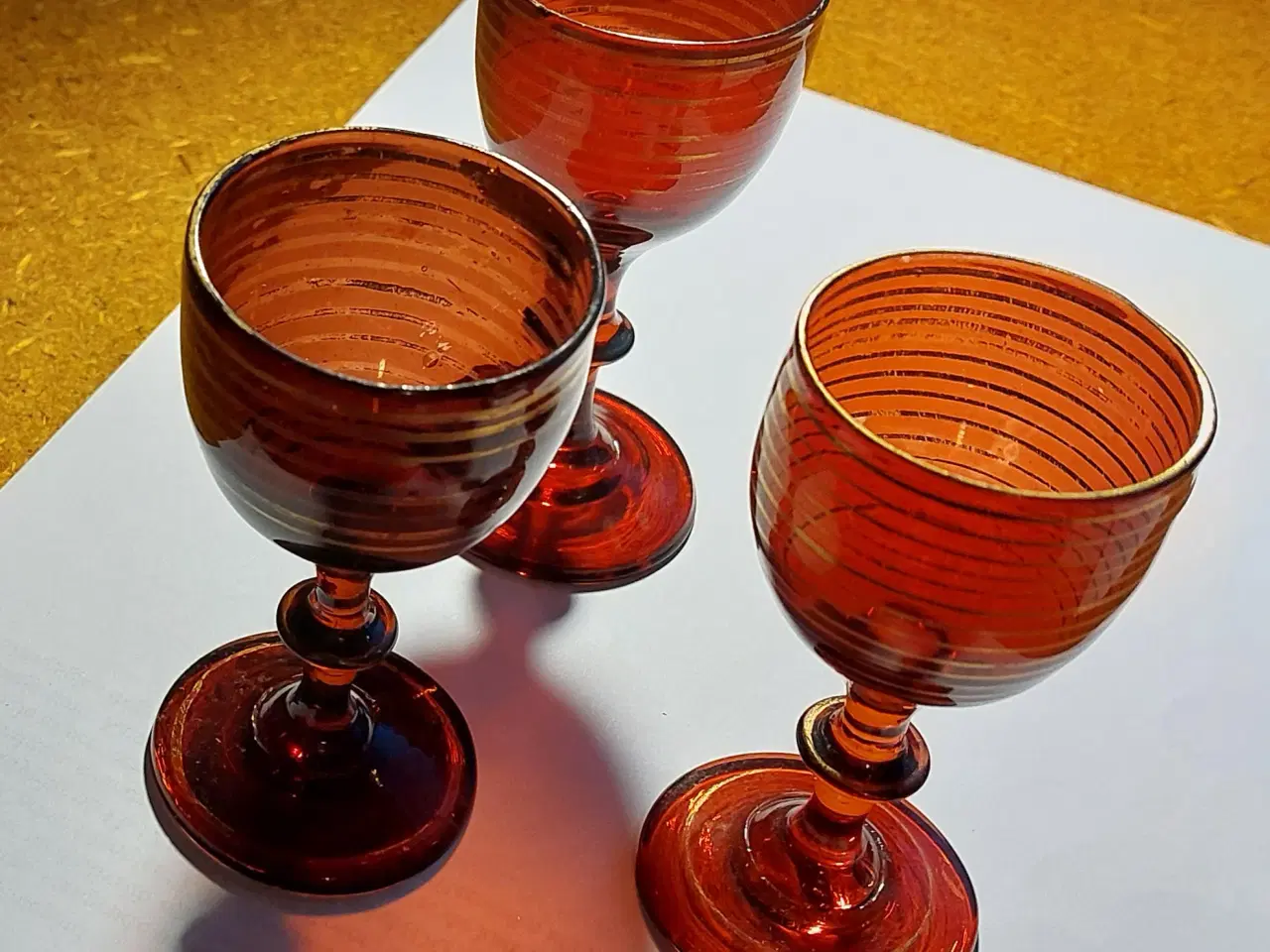 Billede 2 - RUBINRØDE GLAS - midten af 1800 tal  (samlet pris)