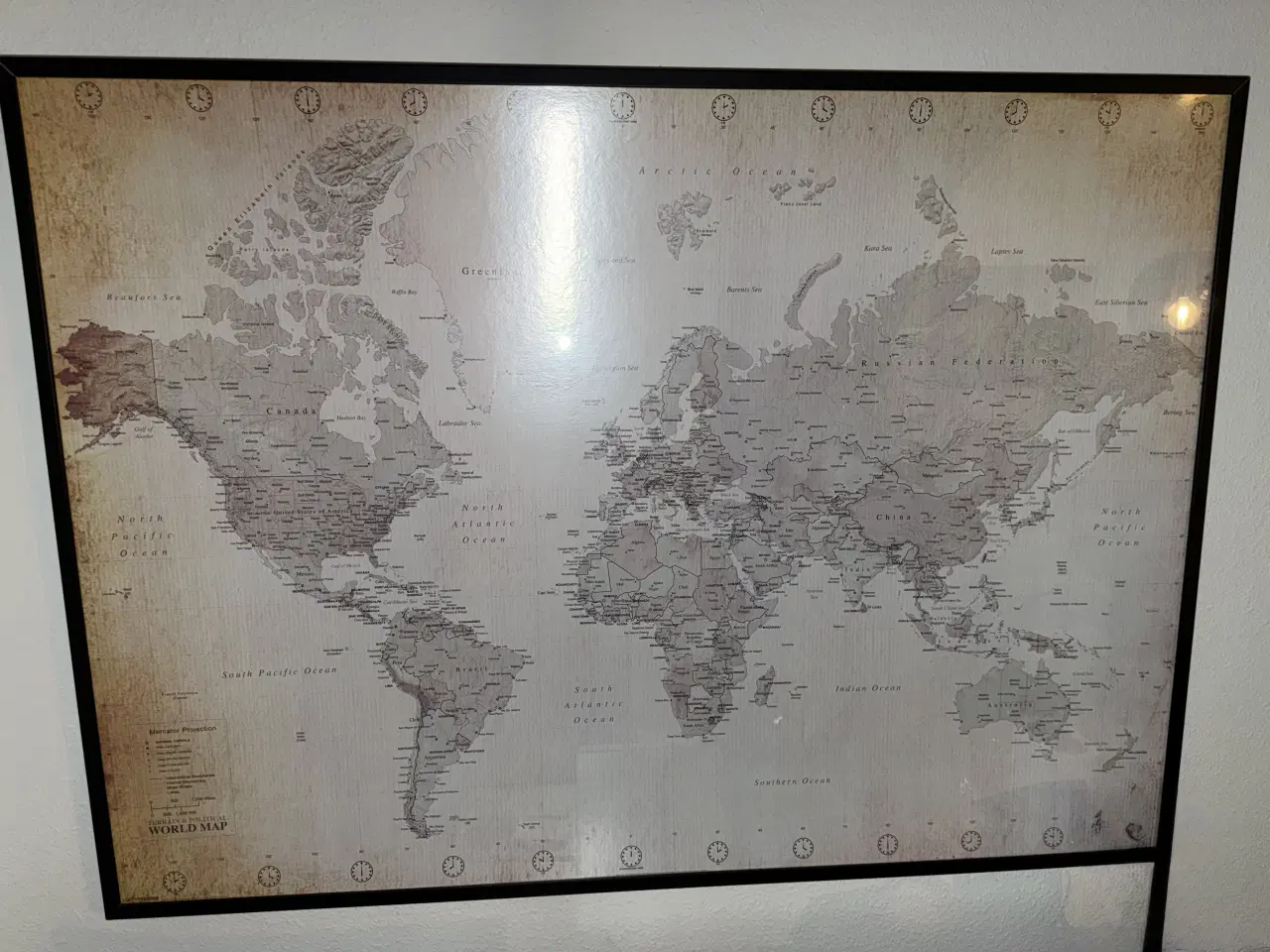 Billede 1 - Verdenskort i neutrale faver