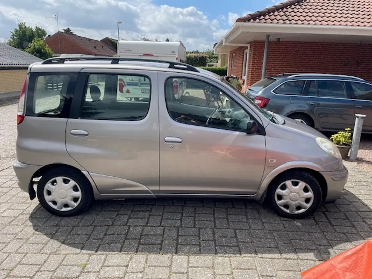 Billede 3 - Toyota Yaris Verso 1,3 benzin, årgang 07/2004