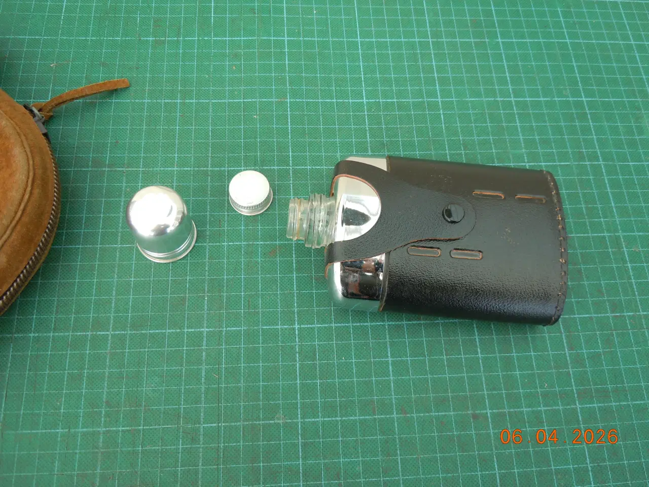 Billede 7 - Jagthorn, Fürst Pless i lædertaske med rem.