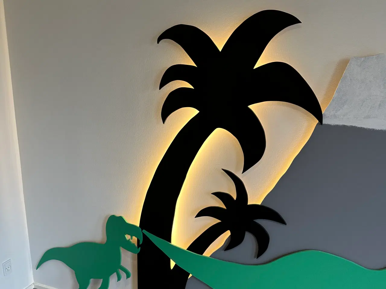 Billede 8 - Dinosaur væg udsmykning med lys - børneværelse