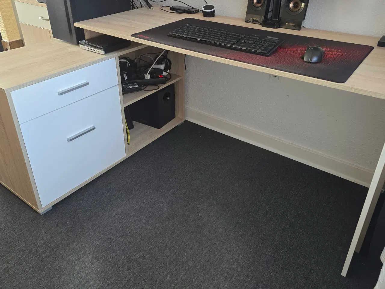 Billede 2 - Skrivebord, kommoder, TV bord, vitrine