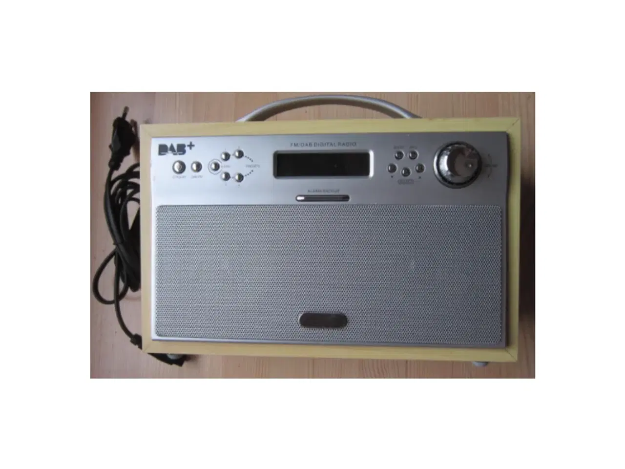 Billede 1 - Velholdt DAB+ radio