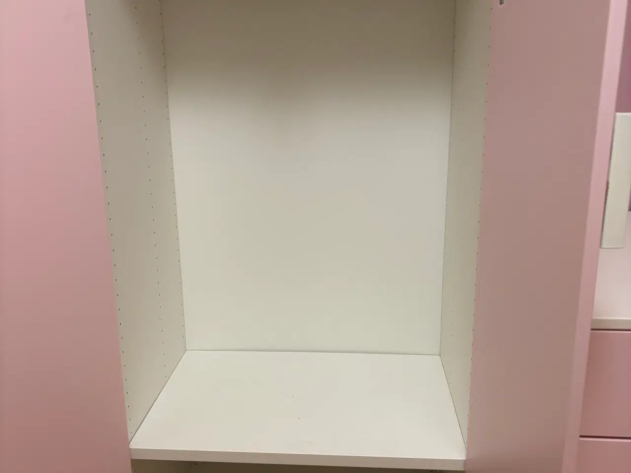 Billede 2 - Småstad klædeskab til børn