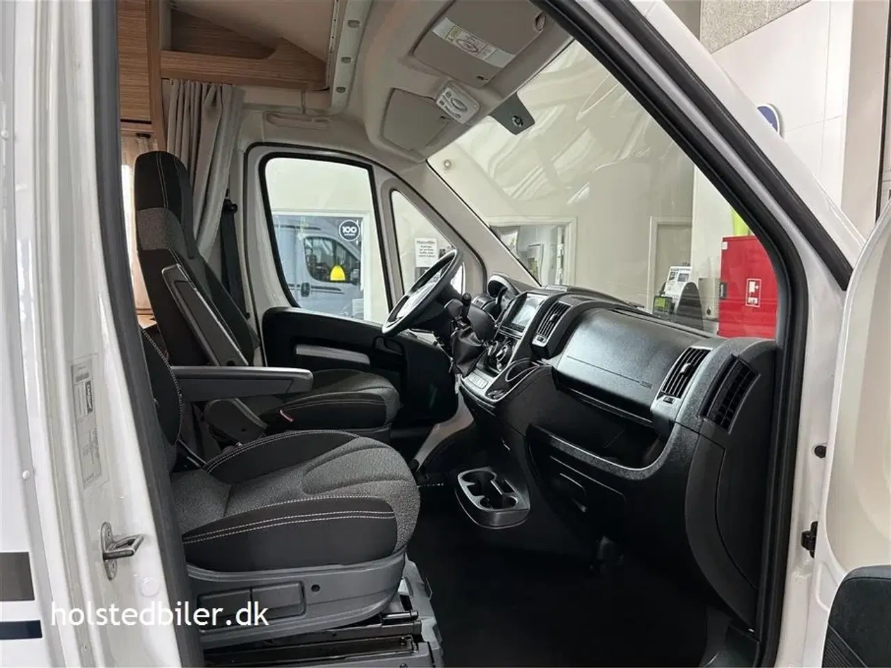 Billede 7 - 2021 - Carado V337   KM 21000 og 2 enkeltsenge.