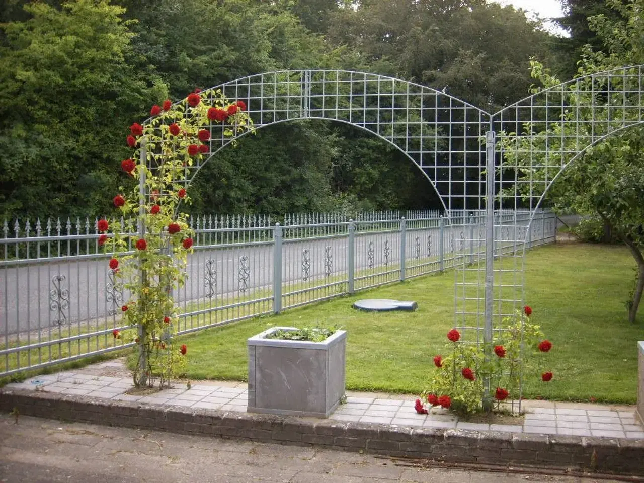 Billede 1 - Espalier. Blomsterkasse.