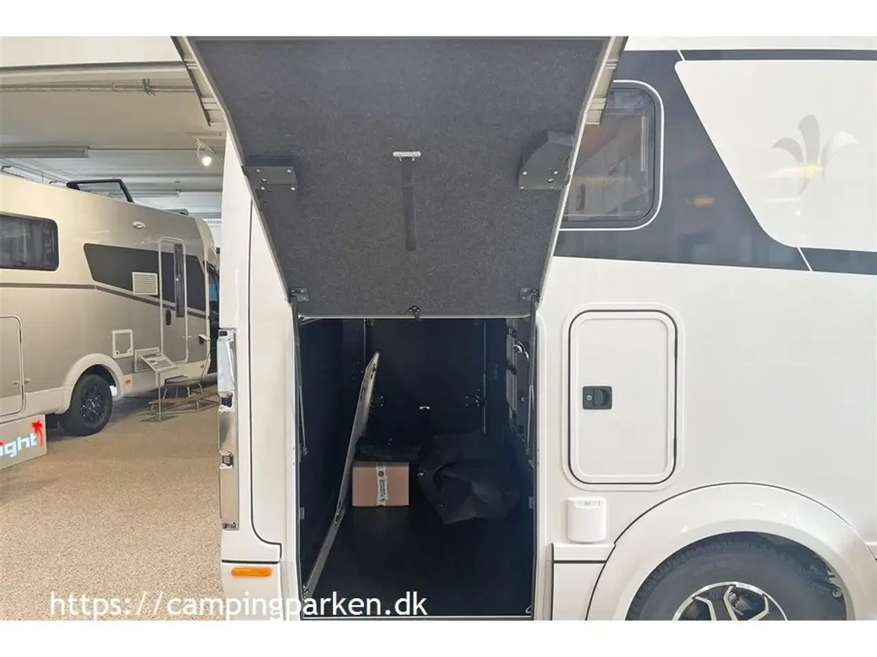 Billede 23 - 2025 - Niesmann+Bischoff iSmove 6.9E Aut. gear   Kvalitet og luksus i Limousineklassen!