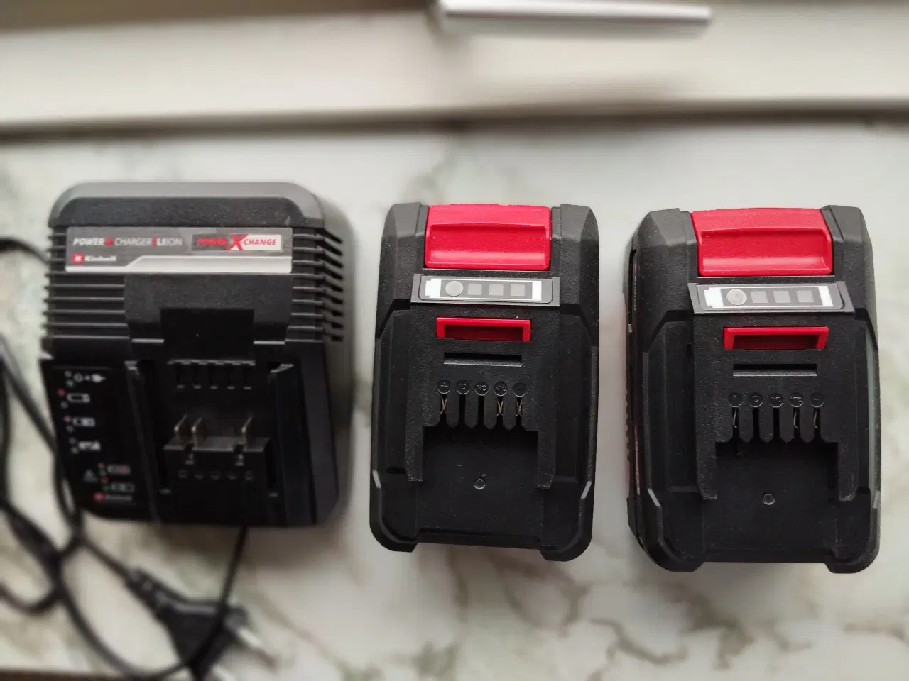 Billede 1 - EINHELL LADER MED 2 LIION 3.0ah/18V