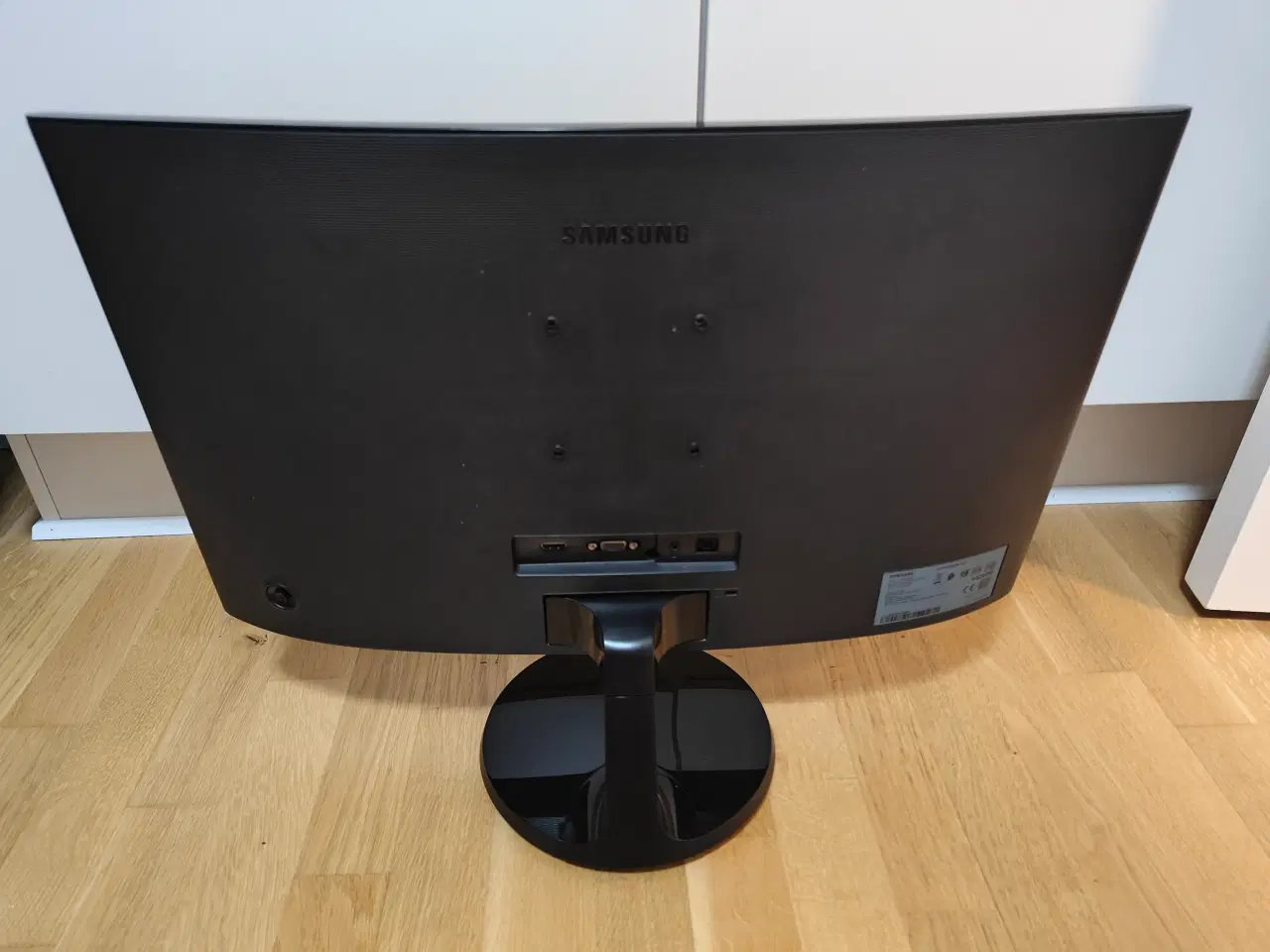 Billede 3 - Samsung C24F390 24" Curved skærm FHD